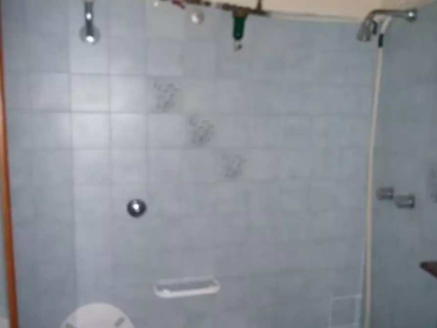 Immagine 3 di Locale commerciale in vendita  a Pisa