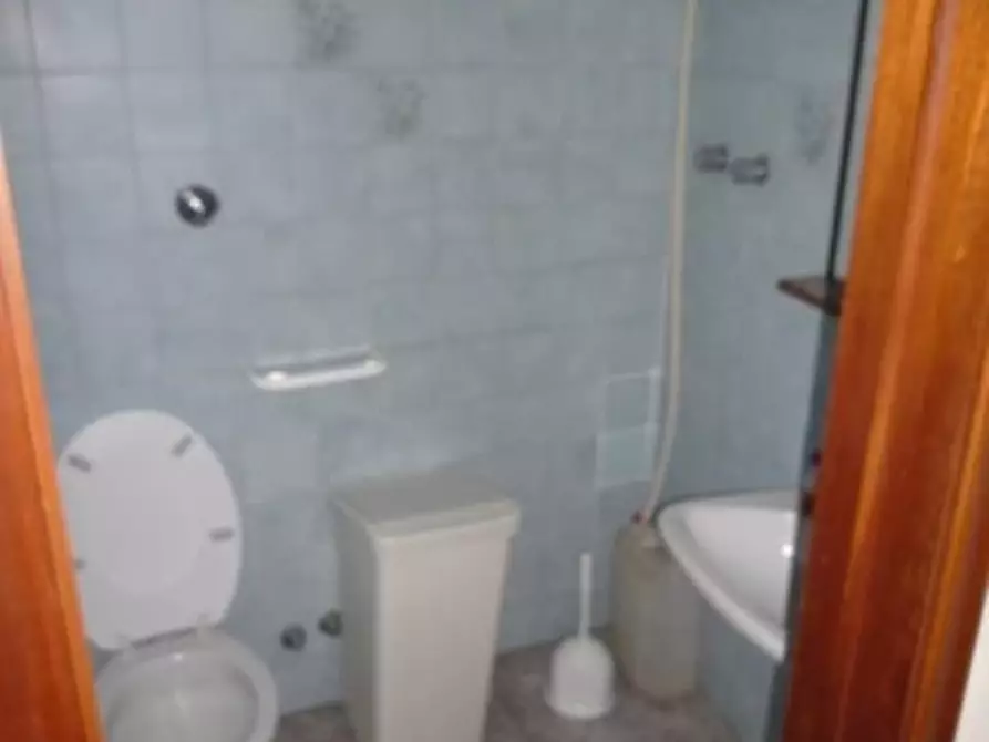 Immagine 4 di Locale commerciale in vendita  a Pisa