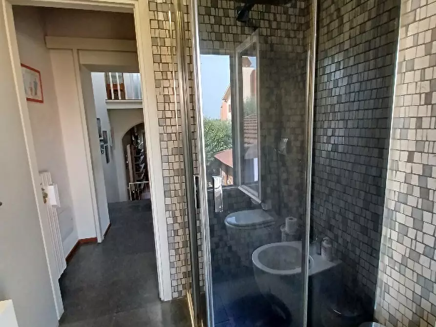 Immagine 27 di Villa in vendita  a Cascina