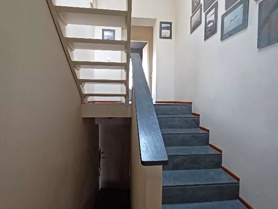 Immagine 36 di Villa in vendita  a Cascina