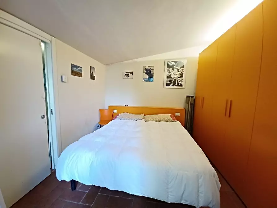 Immagine 37 di Villa in vendita  a Cascina