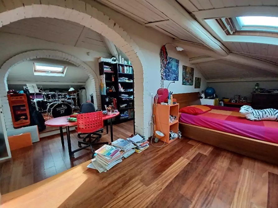 Immagine 33 di Villa in vendita  a Cascina