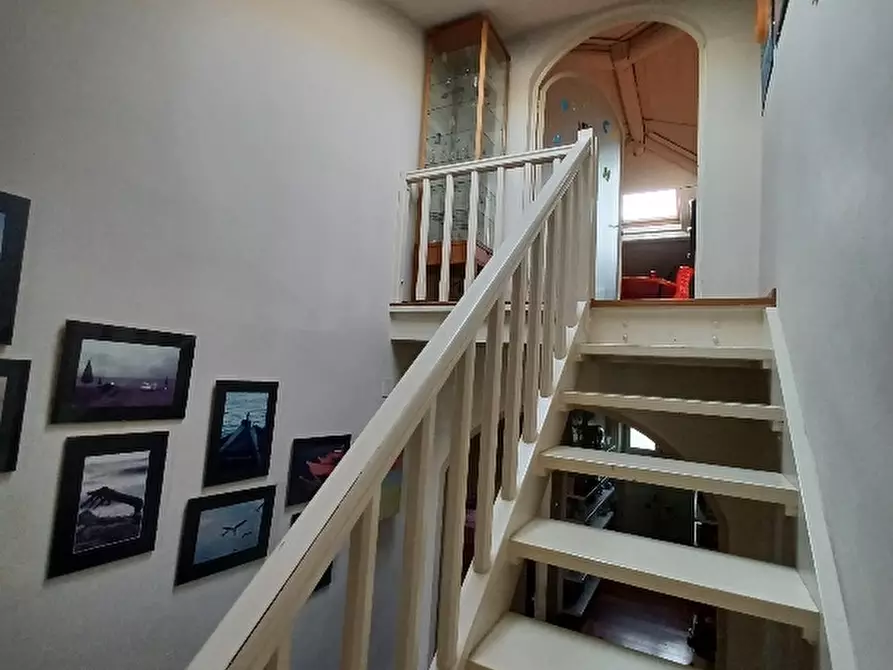 Immagine 28 di Villa in vendita  a Cascina