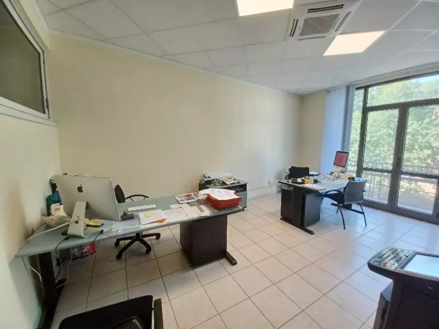 Immagine 3 di Ufficio in affitto  a Cascina