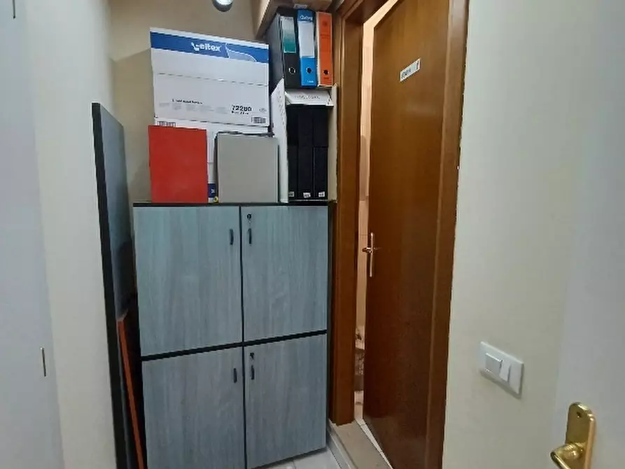 Immagine 6 di Ufficio in affitto  a Cascina
