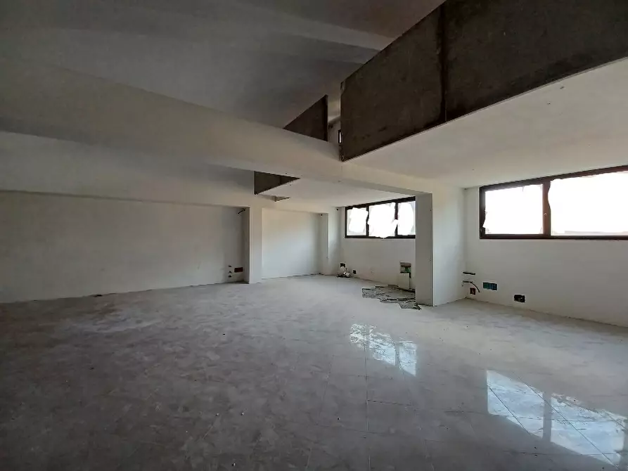 Immagine 4 di Ufficio in affitto  a Pisa