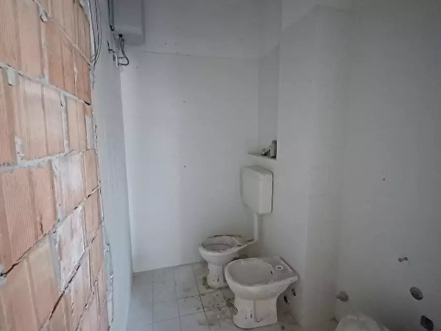 Immagine 6 di Ufficio in affitto  a Pisa