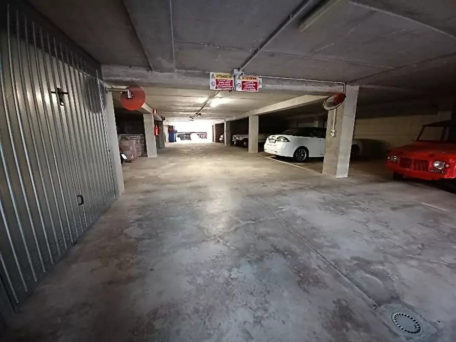 Immagine 10 di Ufficio in affitto  a Pisa