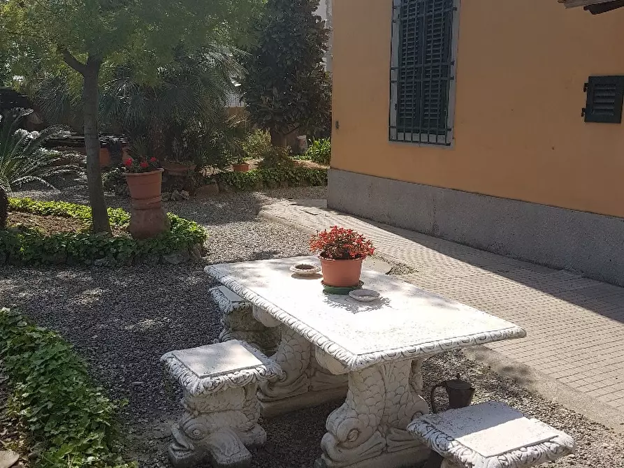 Immagine 43 di Villa in vendita  a Cascina