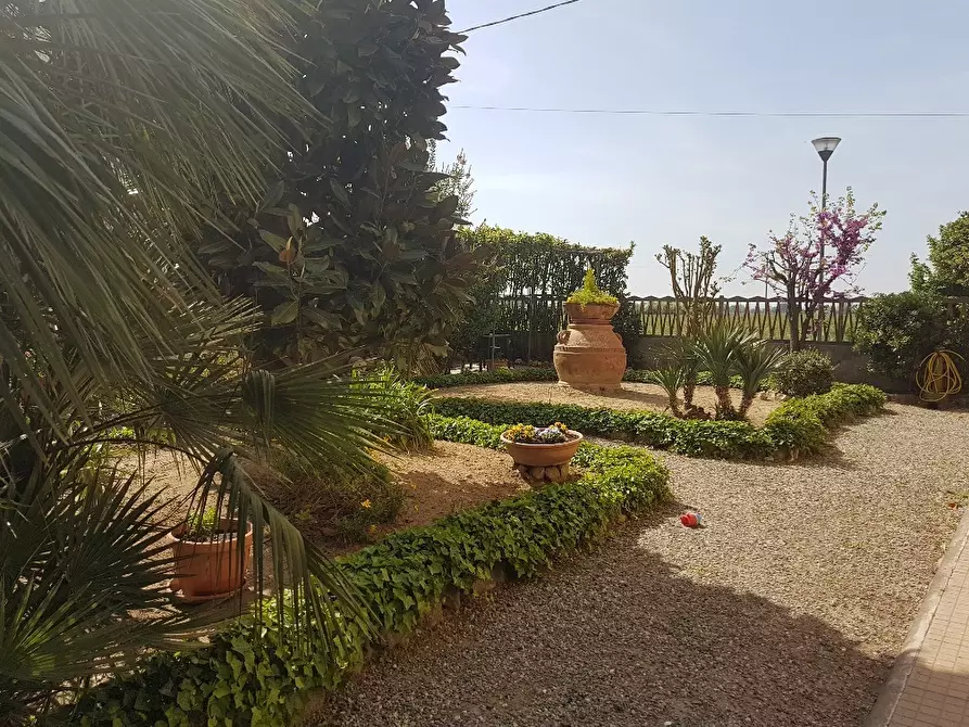 Immagine 42 di Villa in vendita  a Cascina