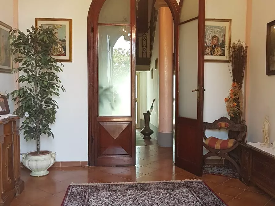 Immagine 19 di Villa in vendita  a Cascina