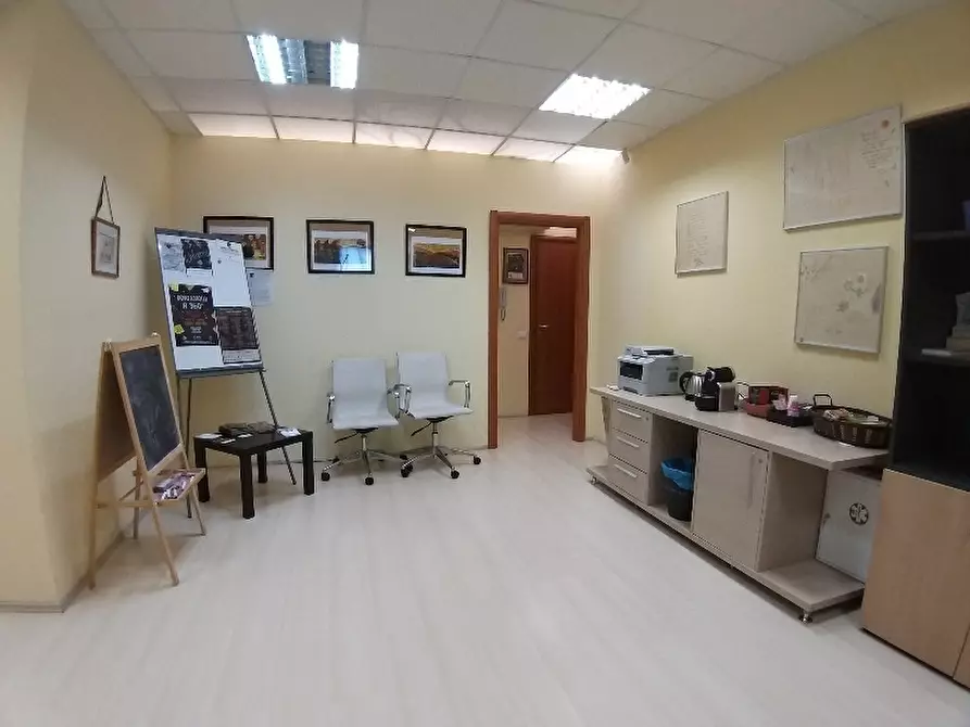 Immagine 2 di Ufficio in affitto  a Cascina