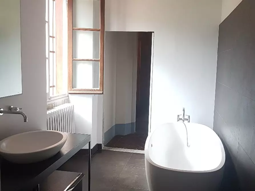 Immagine 21 di Appartamento in vendita  a Vicopisano