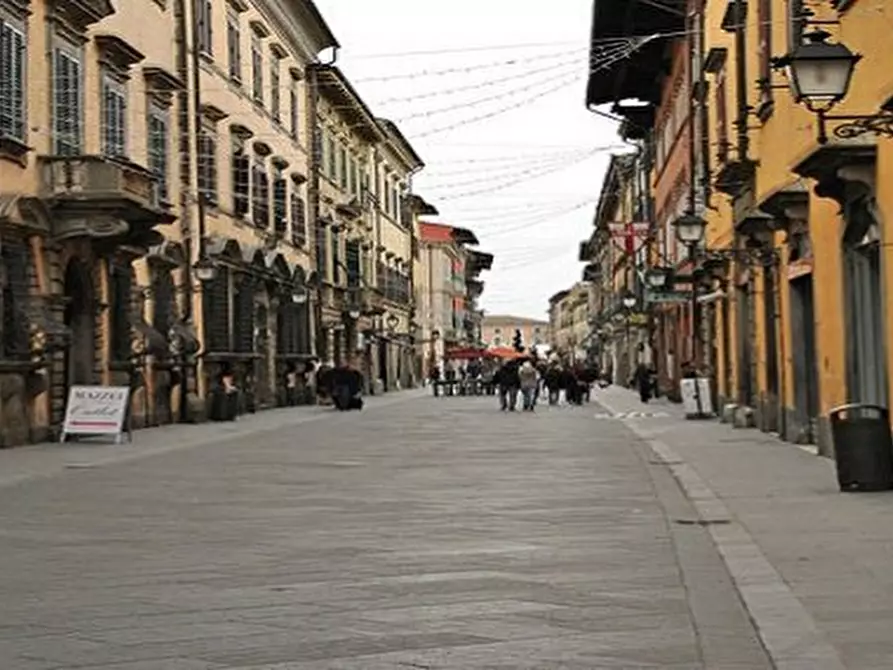 Immagine 12 di Appartamento in vendita  a Pisa