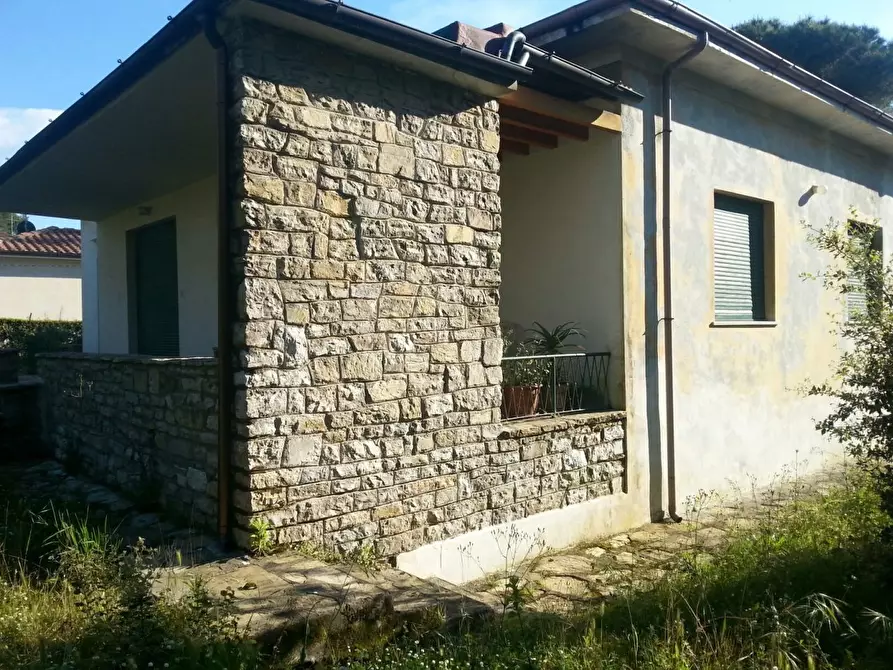 Immagine 6 di Villa in vendita  a Pisa