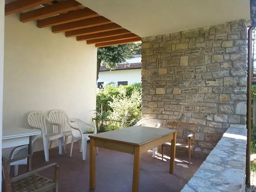 Immagine 2 di Villa in vendita  a Pisa