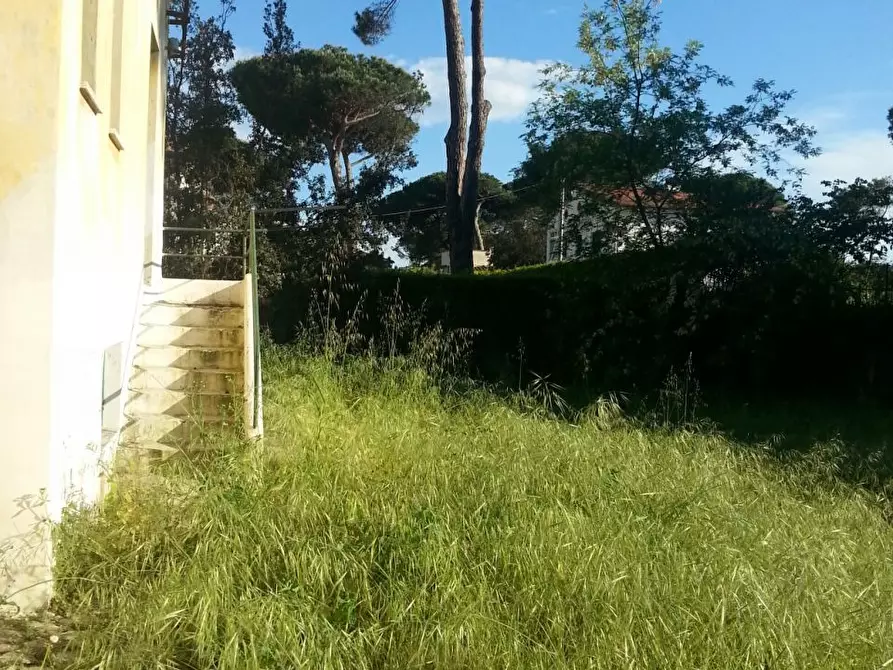 Immagine 9 di Villa in vendita  a Pisa