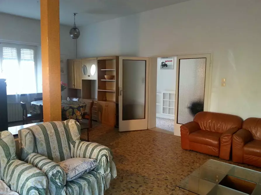 Immagine 11 di Villa in vendita  a Pisa