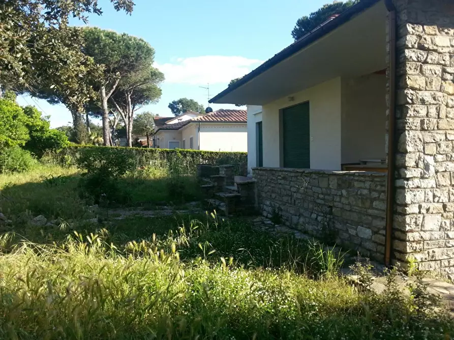 Immagine 4 di Villa in vendita  a Pisa