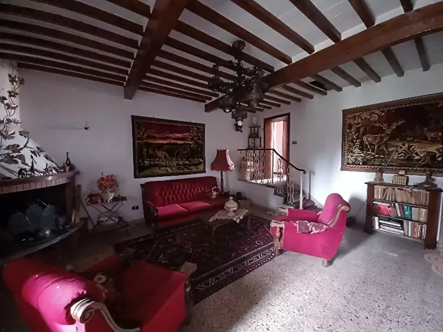 Immagine 15 di Porzione di casa in vendita  a Pisa