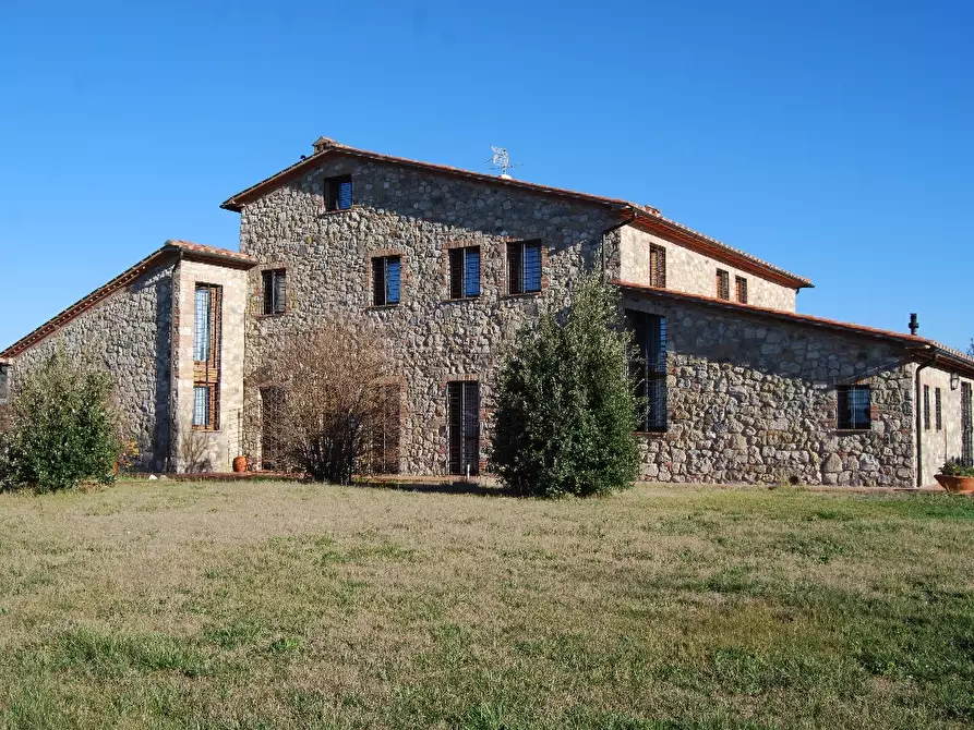 Immagine 4 di Casa colonica in vendita  a Volterra