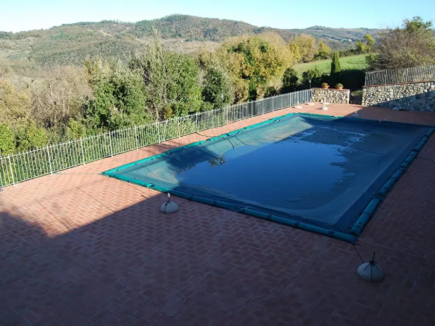 Immagine 14 di Casa colonica in vendita  a Volterra