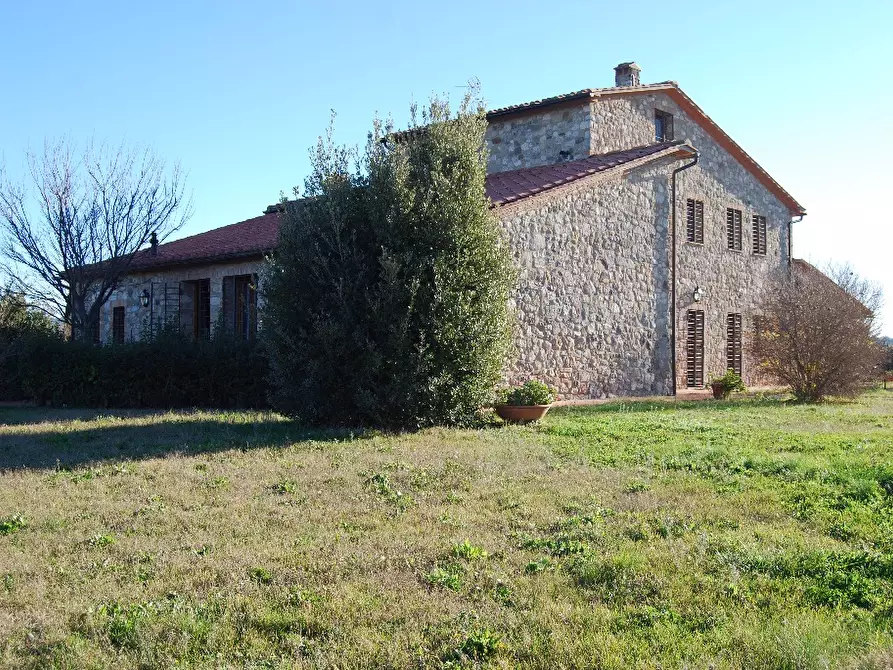 Immagine 2 di Casa colonica in vendita  a Volterra