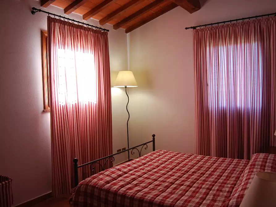 Immagine 21 di Casa colonica in vendita  a Volterra