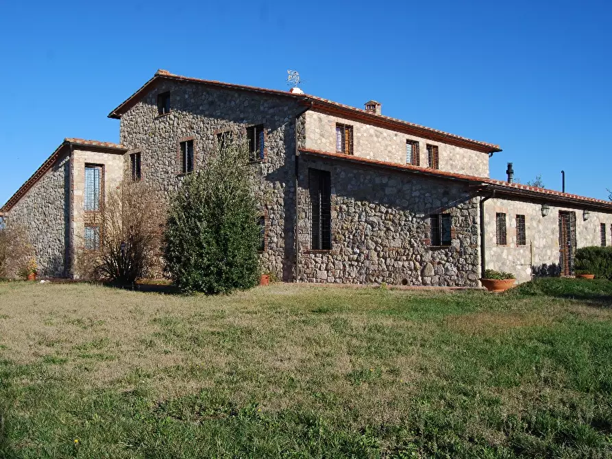 Immagine 5 di Casa colonica in vendita  a Volterra
