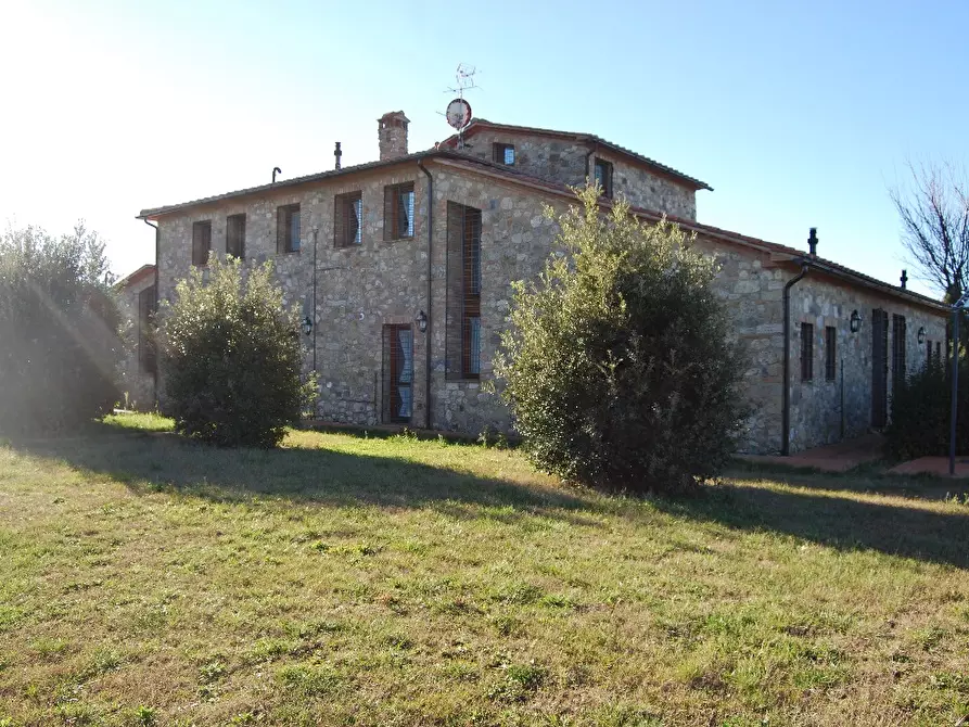 Immagine 11 di Casa colonica in vendita  a Volterra