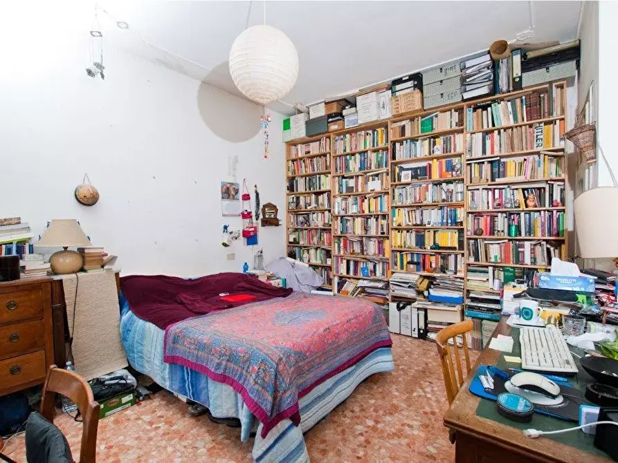 Immagine 16 di Appartamento in vendita  a Pisa