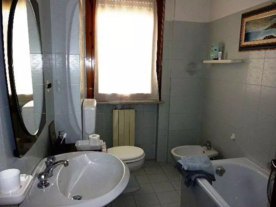 Immagine 21 di Appartamento in vendita  a Massa