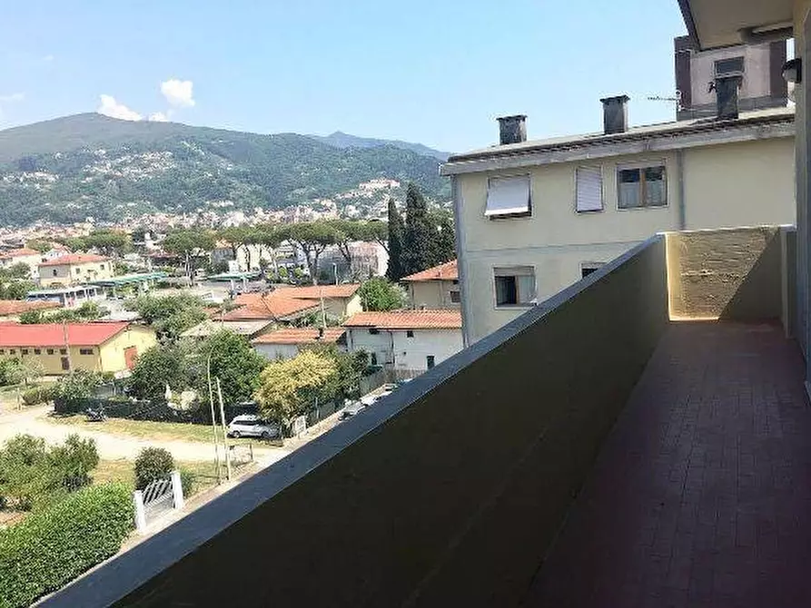 Immagine 18 di Appartamento in vendita  a Massa