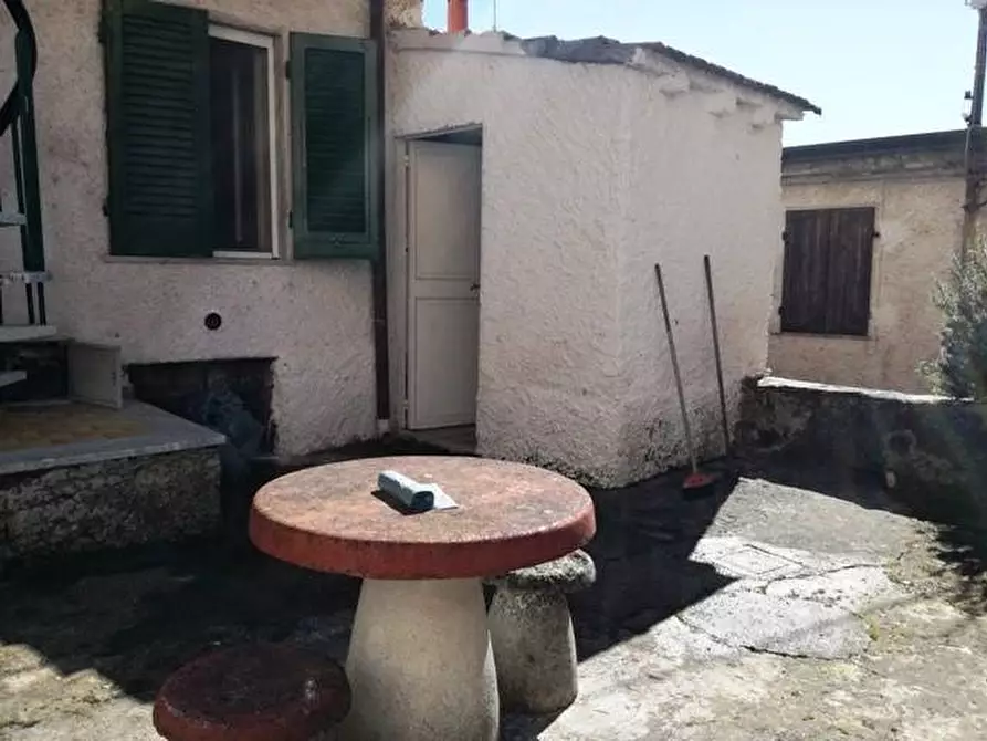 Immagine 14 di Casa indipendente in vendita  a Massa