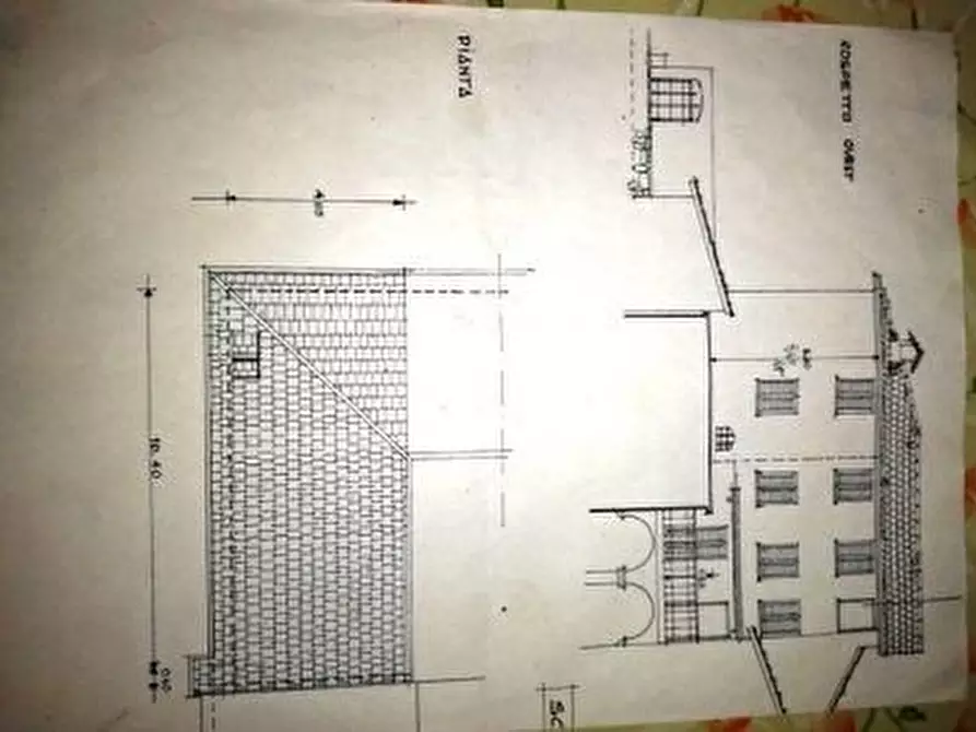 Immagine 2 di Casa indipendente in vendita  a Massa