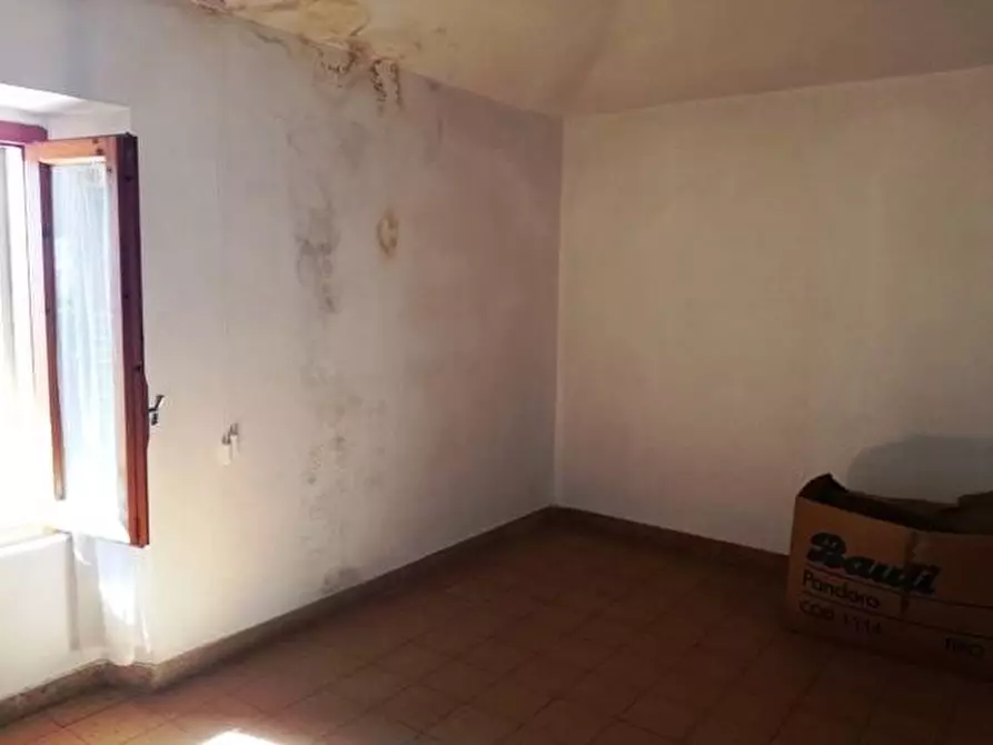 Immagine 10 di Casa indipendente in vendita  a Massa