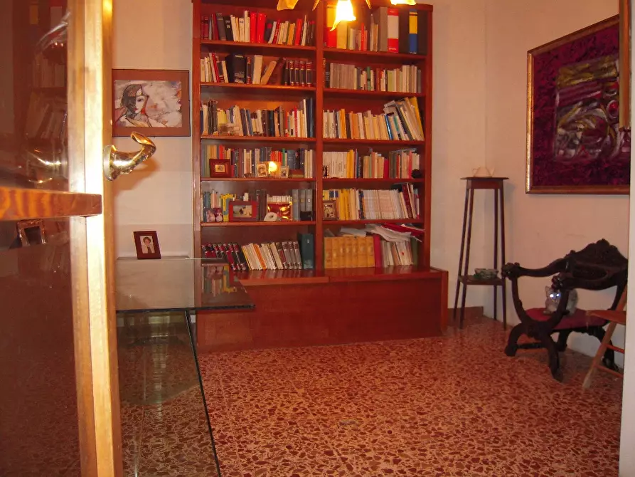 Immagine 10 di Casa bifamiliare in vendita  a Cascina