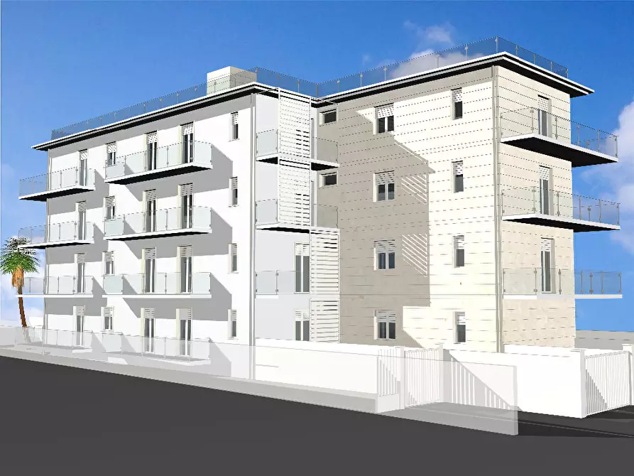 Immagine 3 di Palazzo in vendita  a Camaiore
