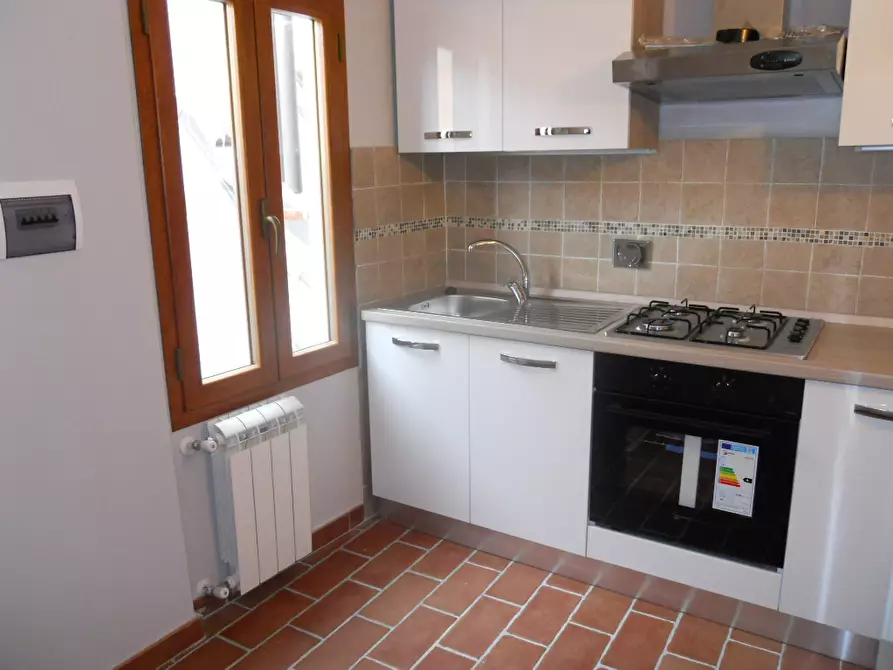 Immagine 2 di Appartamento in affitto  a Pisa