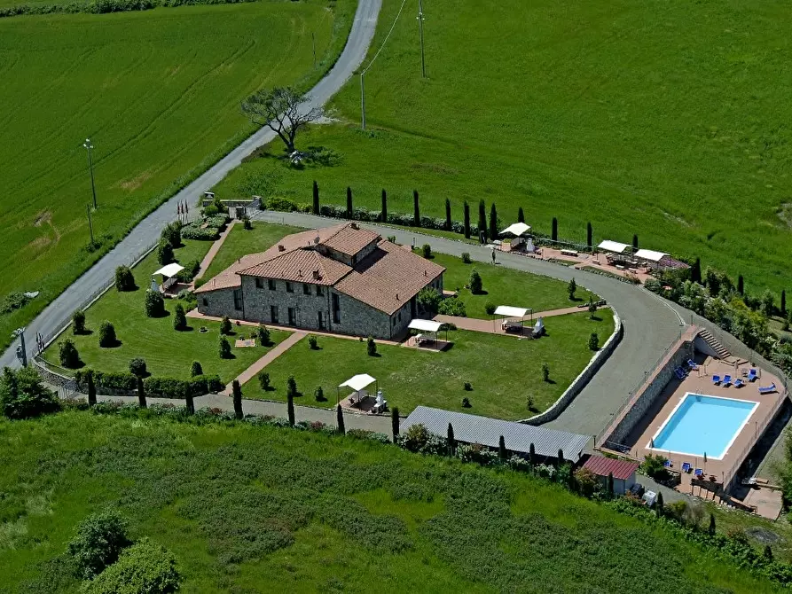 Immagine 2 di Villa in vendita  a Volterra