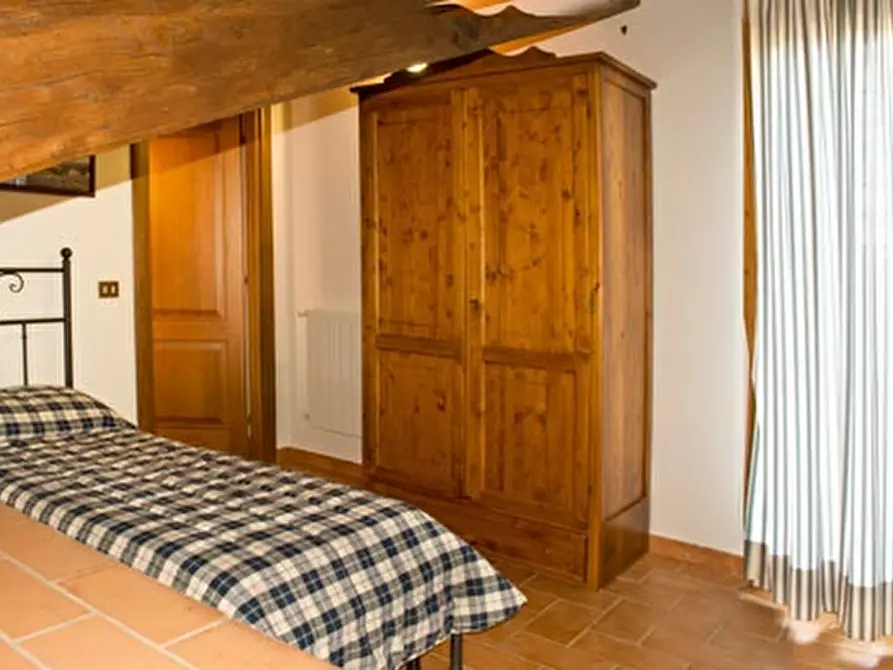 Immagine 4 di Villa in vendita  a Volterra