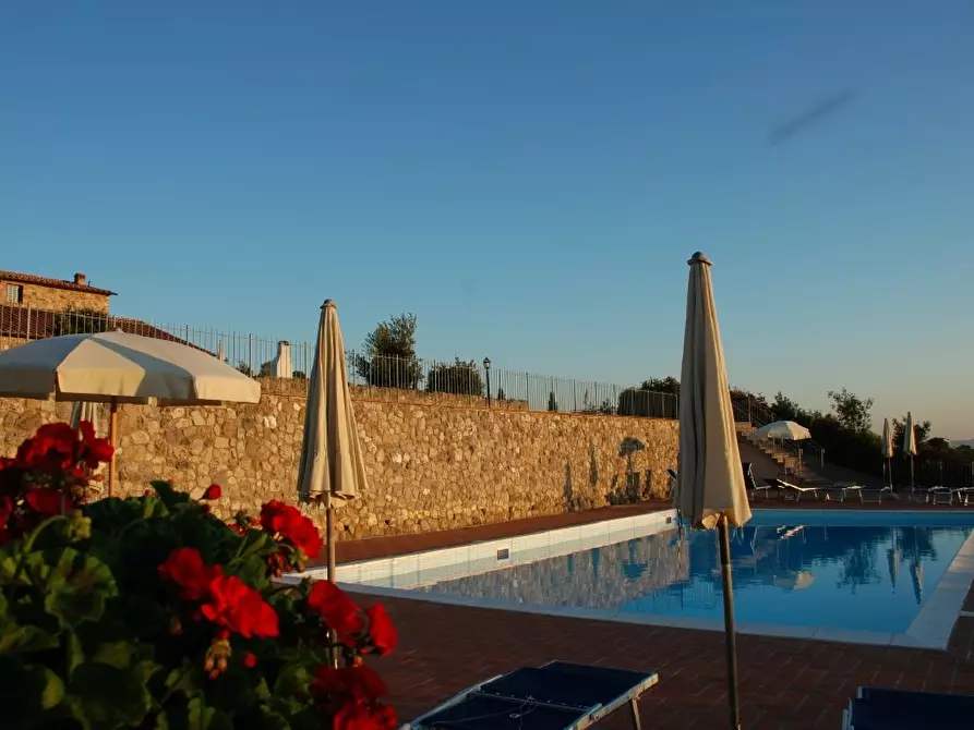 Immagine 11 di Villa in vendita  a Volterra