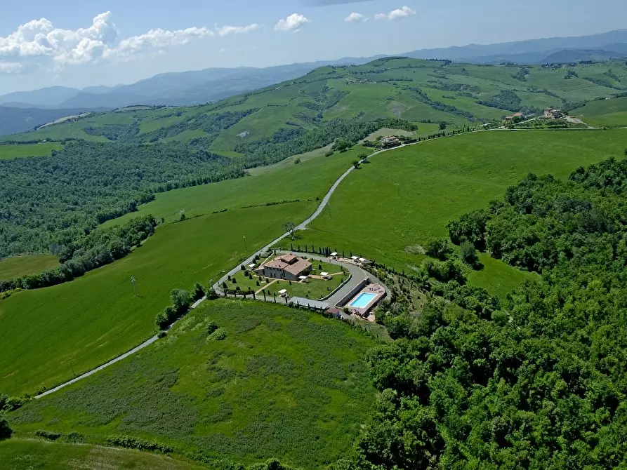 Immagine 21 di Villa in vendita  a Volterra