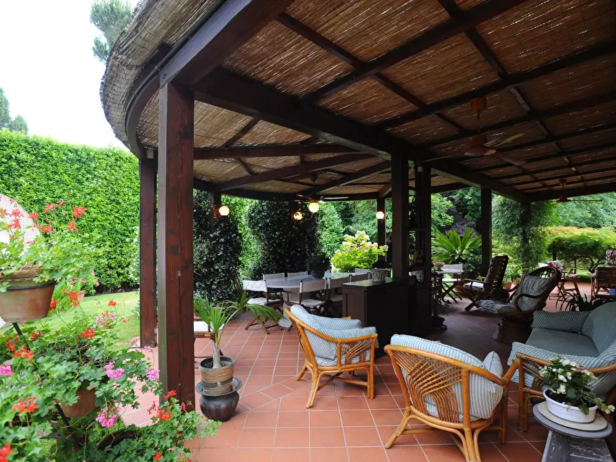 Immagine 16 di Villa in vendita  a Massa