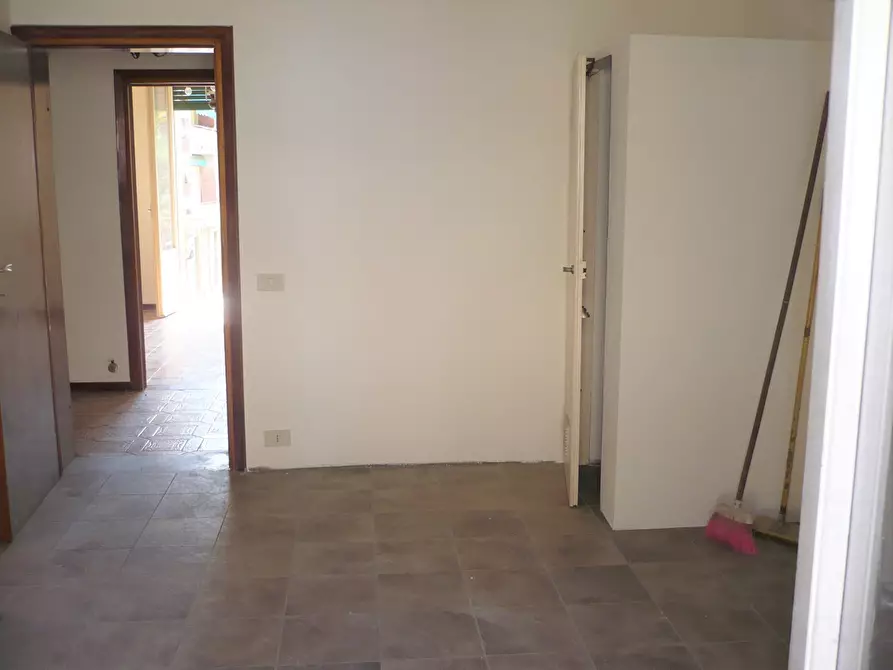 Immagine 5 di Appartamento in vendita  a Colle Di Val D'elsa