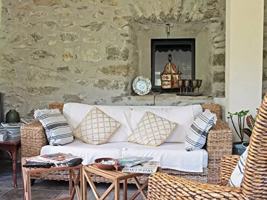 Immagine 3 di Casa colonica in vendita  a Licciana Nardi