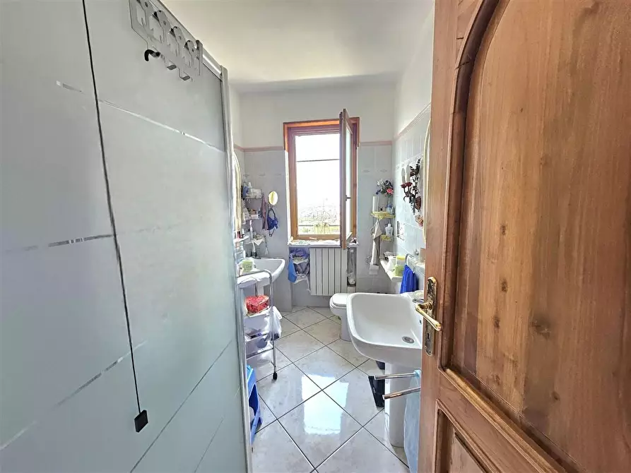 Immagine 6 di Appartamento in vendita  a Massa