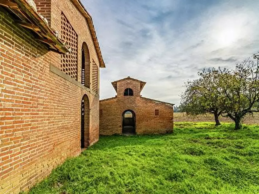 Immagine 26 di Casa colonica in vendita  a Montaione