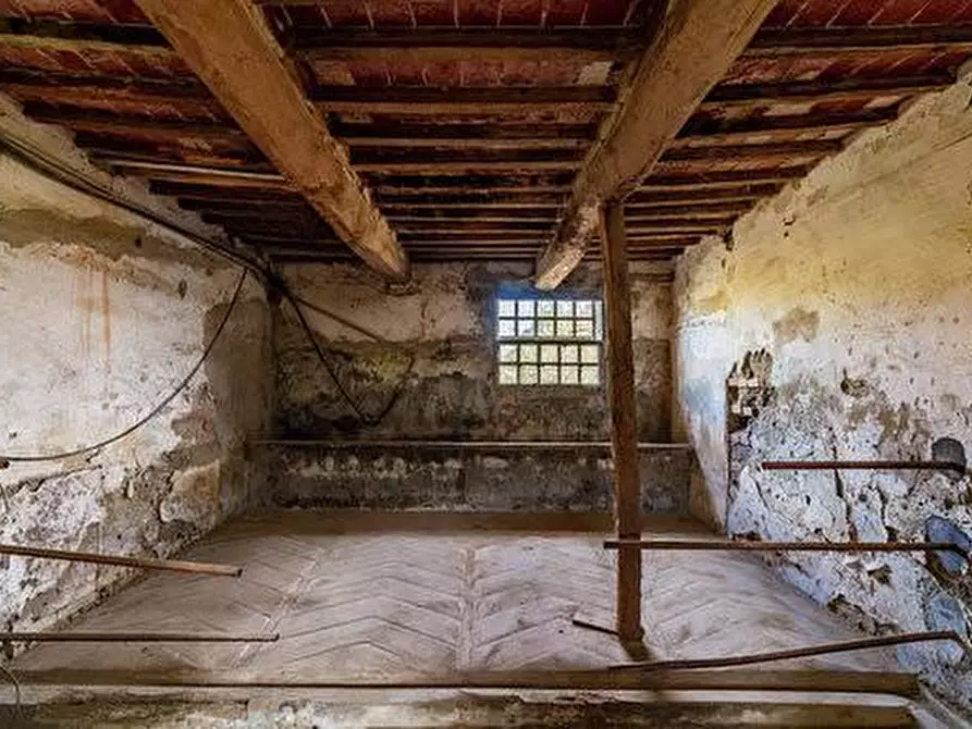 Immagine 12 di Casa colonica in vendita  a Montaione