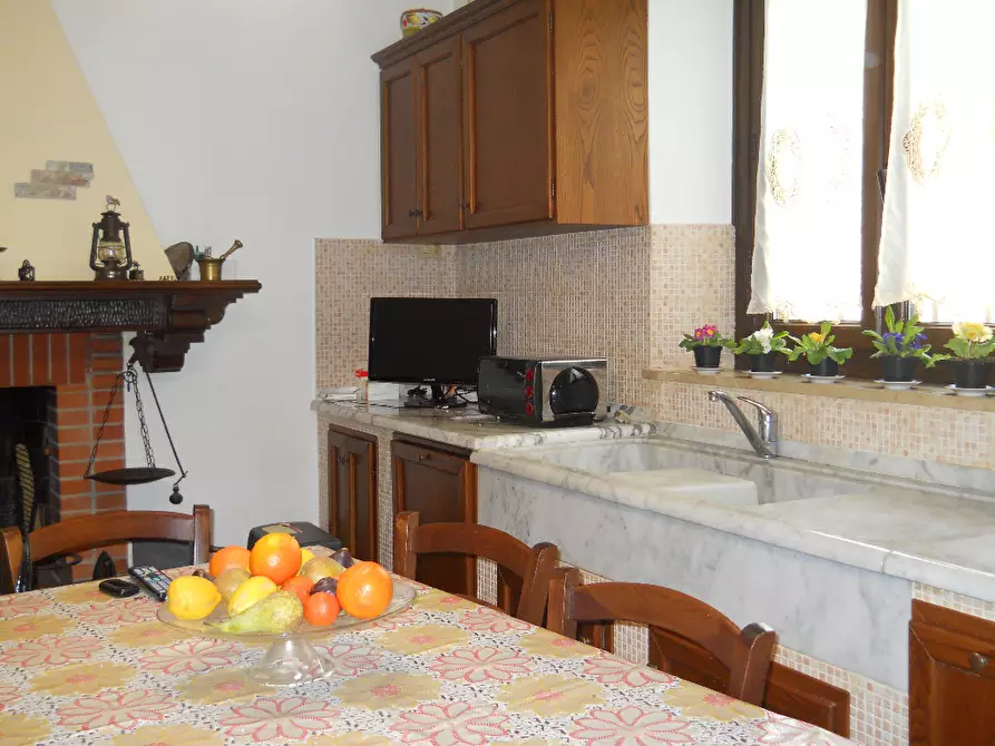 Immagine 2 di Appartamento in vendita  a Calci